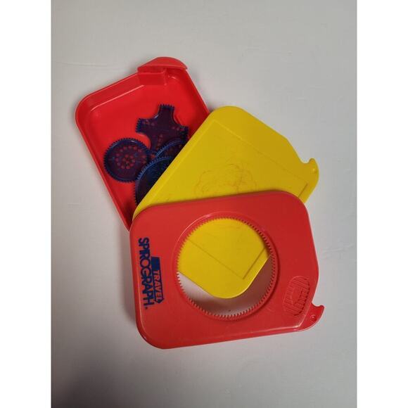 Vintage Kenner Travel Spirograph with Six Stencils - Picture 2 of 6